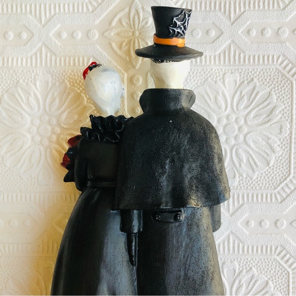 Day of The Dead Couple Figurine - Picture 8 of 16